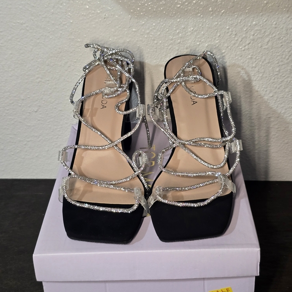 Moda Shoes - Moda Strappy Black and Silver Heels